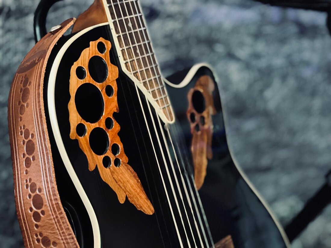 Mischpult und Bühnen-Equipment